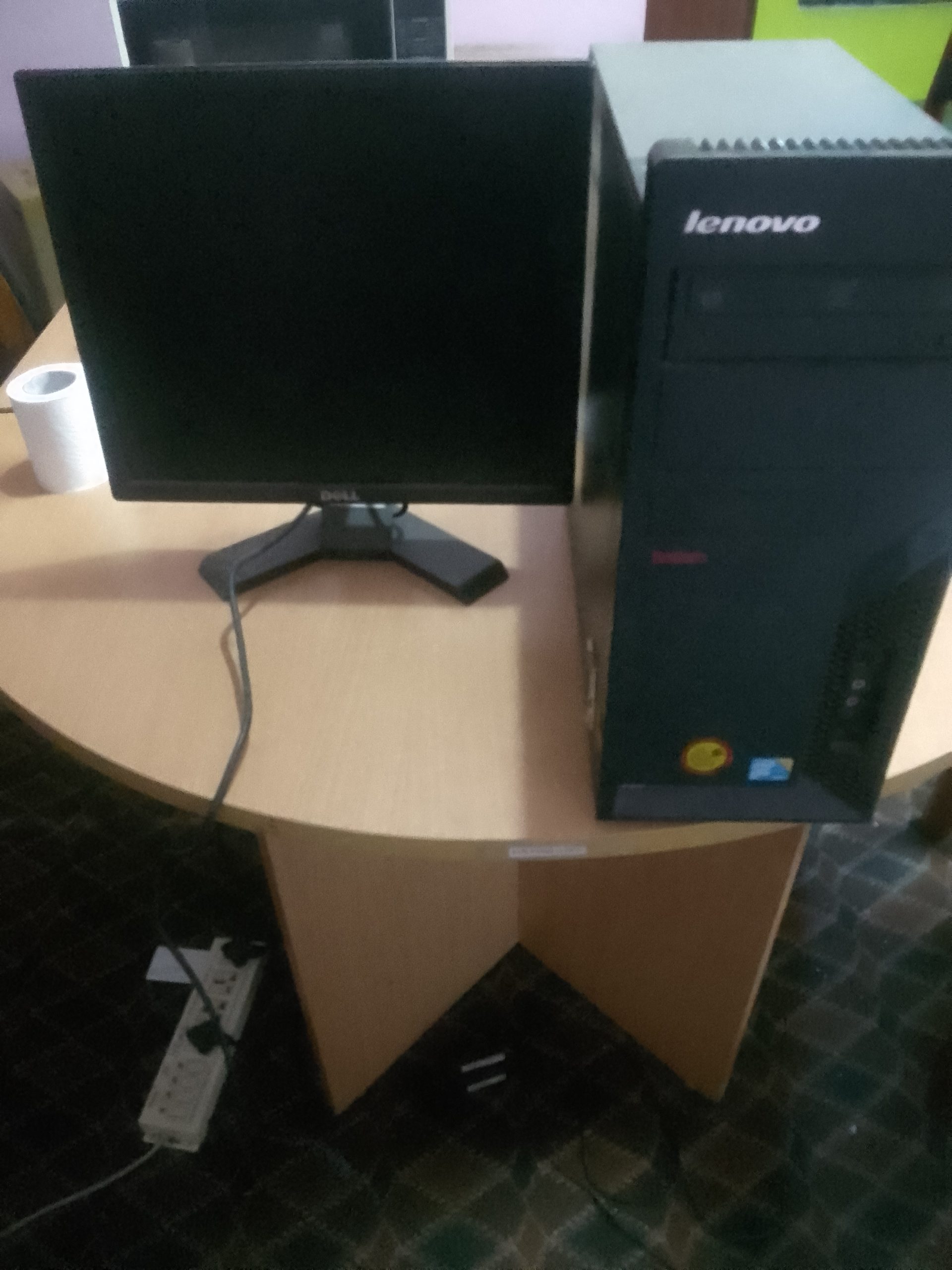 Lenovo branded desktop computer- RAM 2GB, -6 sets